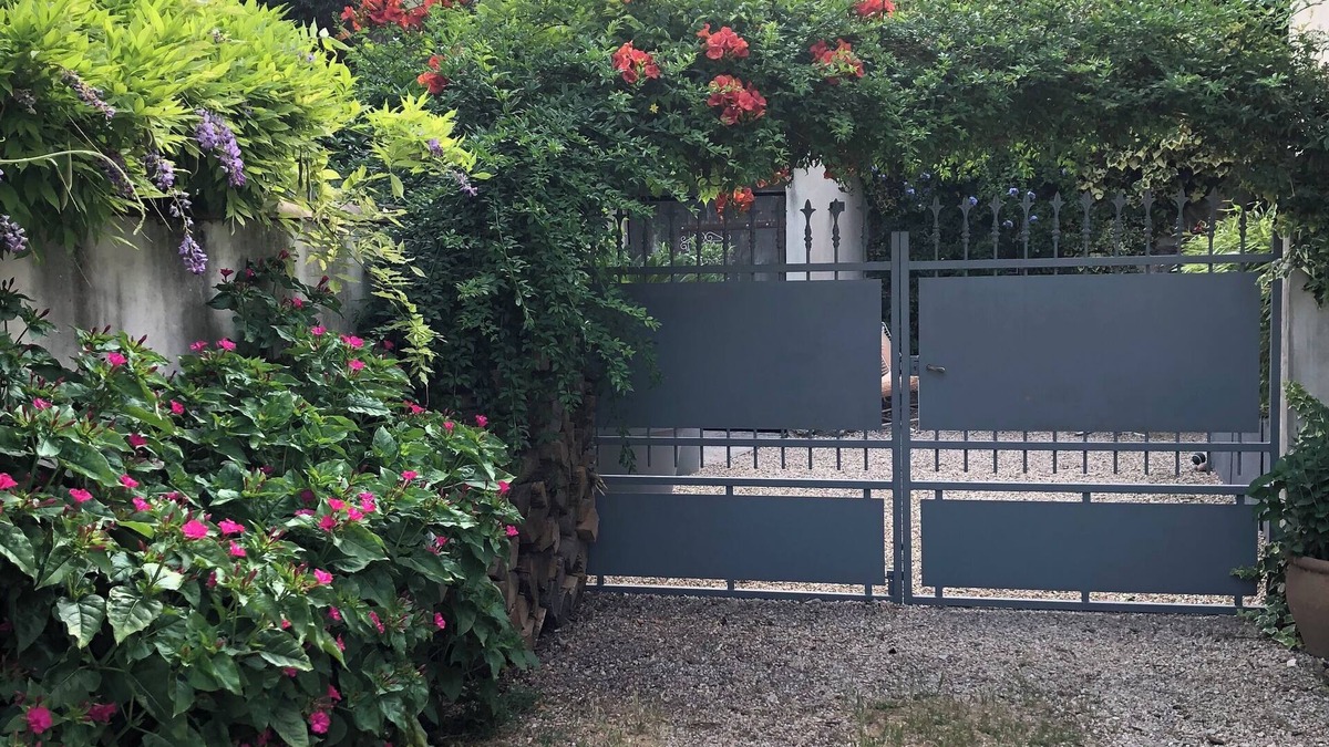 Barbentane House | Village farmhouse near Avignon