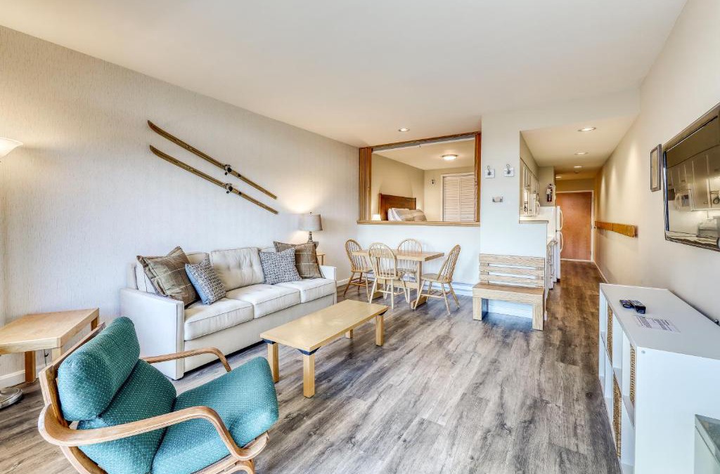 Warren Hotel | Village Gate Unit 209