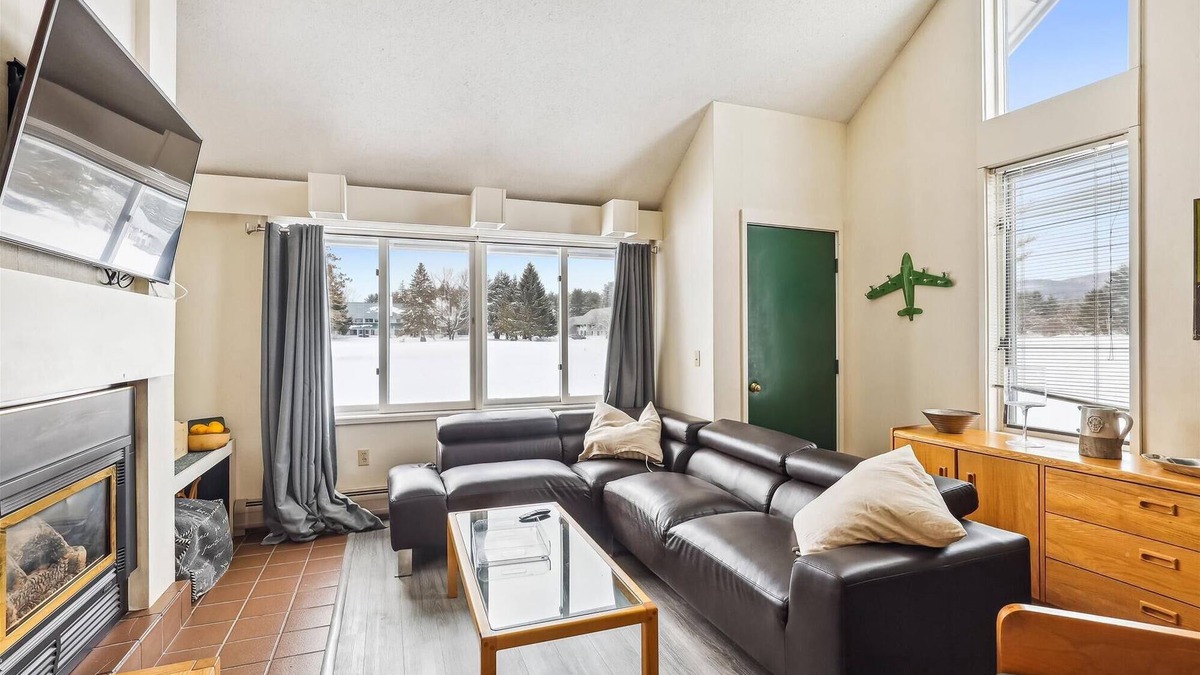 Stowe Area Condo | Village Green 10F: 2 br, gas fireplace, resort amenities!