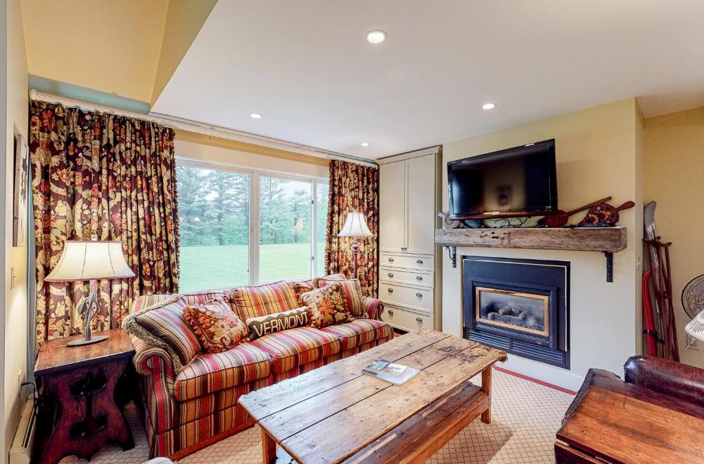 Stowe Area Apartment | Village Green Unit 14E