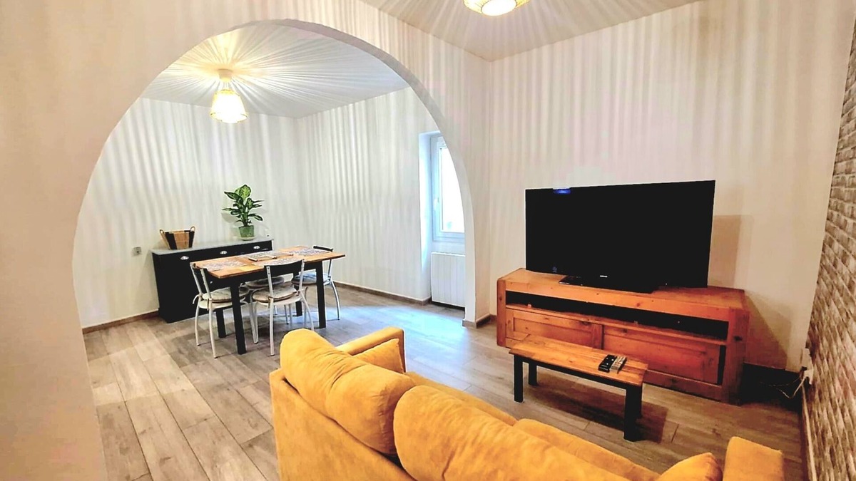 Sauvian House | Village house 10min from Béziers and beaches free parking