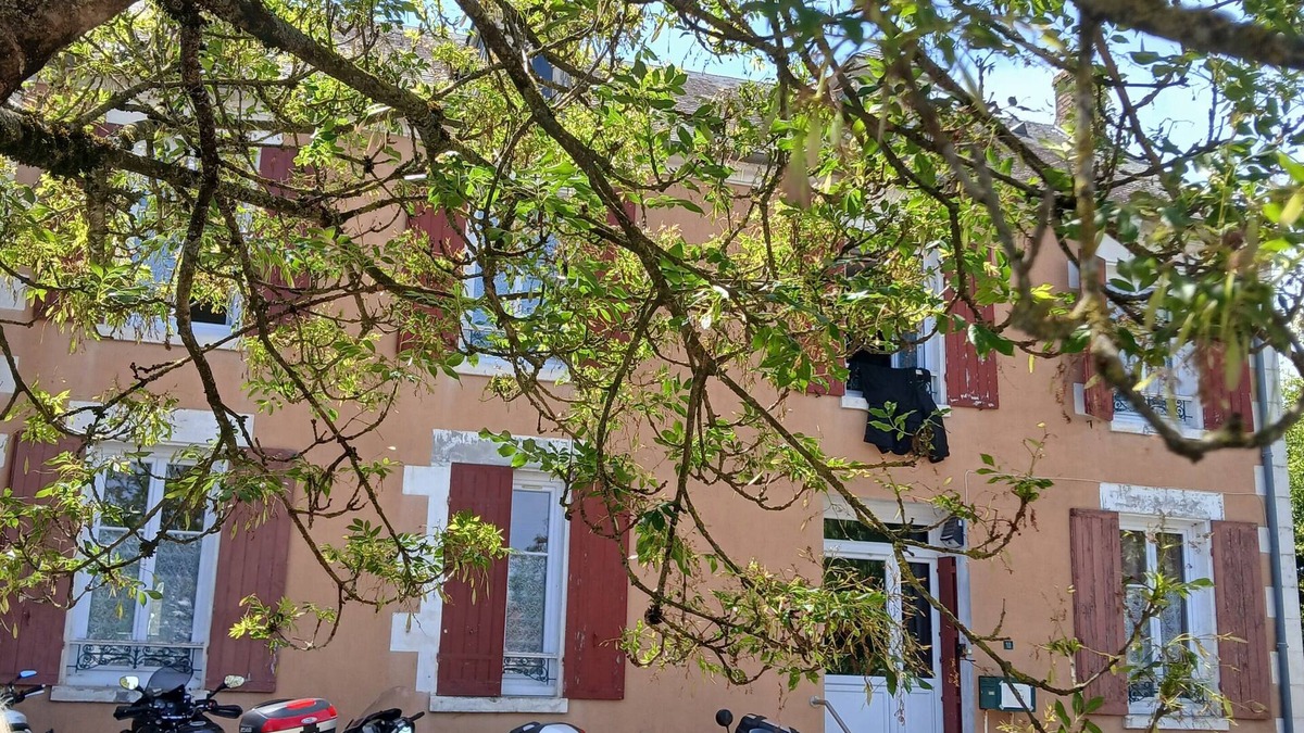 Veaugues House | VILLAGE HOUSE