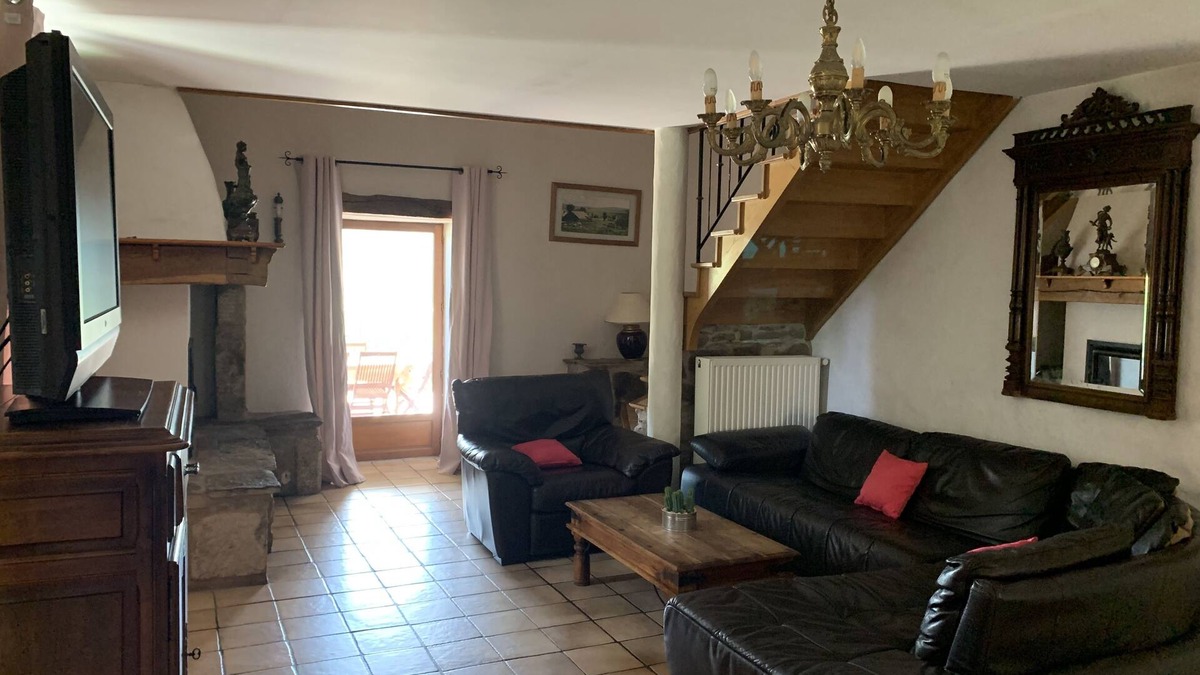 Viala-du-Tarn House | Village house