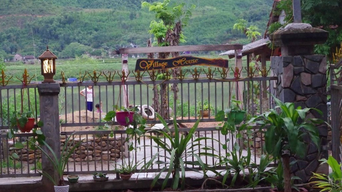 Son Trach Hostel | Village House - Hostel