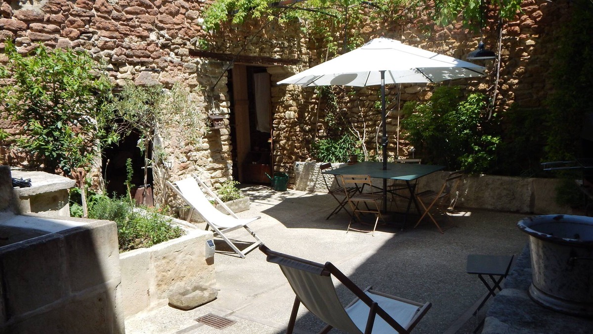 Grillon House | Village house in Drôme Provençale restored in 2018