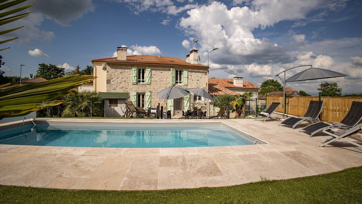 Ambrus Villa | Village house with heated pool, jacuzzi, fitness room & arcade games