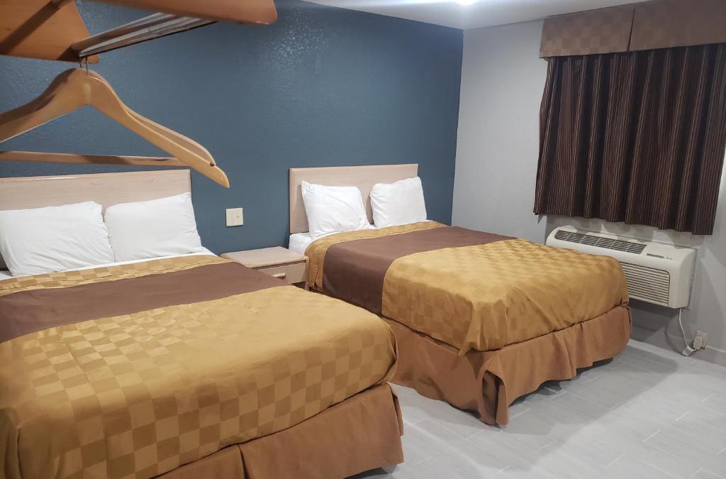 Cotulla Hotel | Village Inn Cotulla