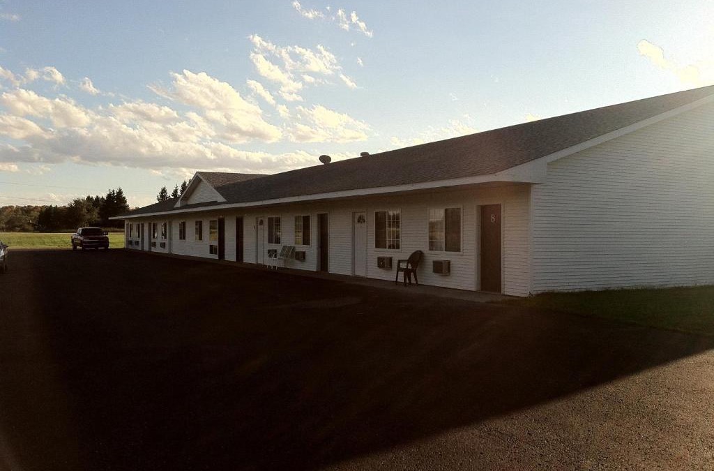 Chatham Hotel | Village Inn Motel