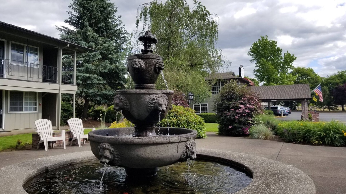 Springfield Hotel | Village Inn Springfield