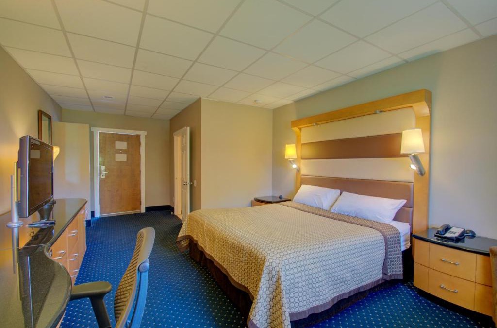 Annapolis Hotel | Village Inn