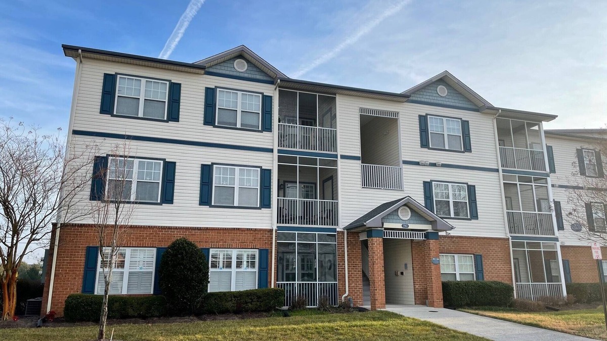 Villages of Five Points Condo | Village of Five Points, pet friendly condo!