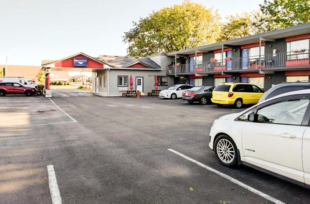 Niagara Falls Hotel | Villager Lodge Niagara Falls