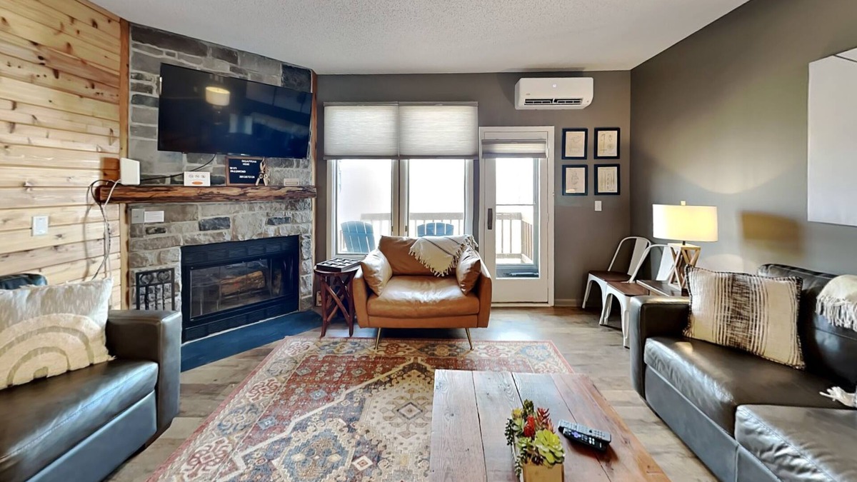 McHenry House | Villages of Wisp 33 Winding Way | Lake Access + Hot Tub