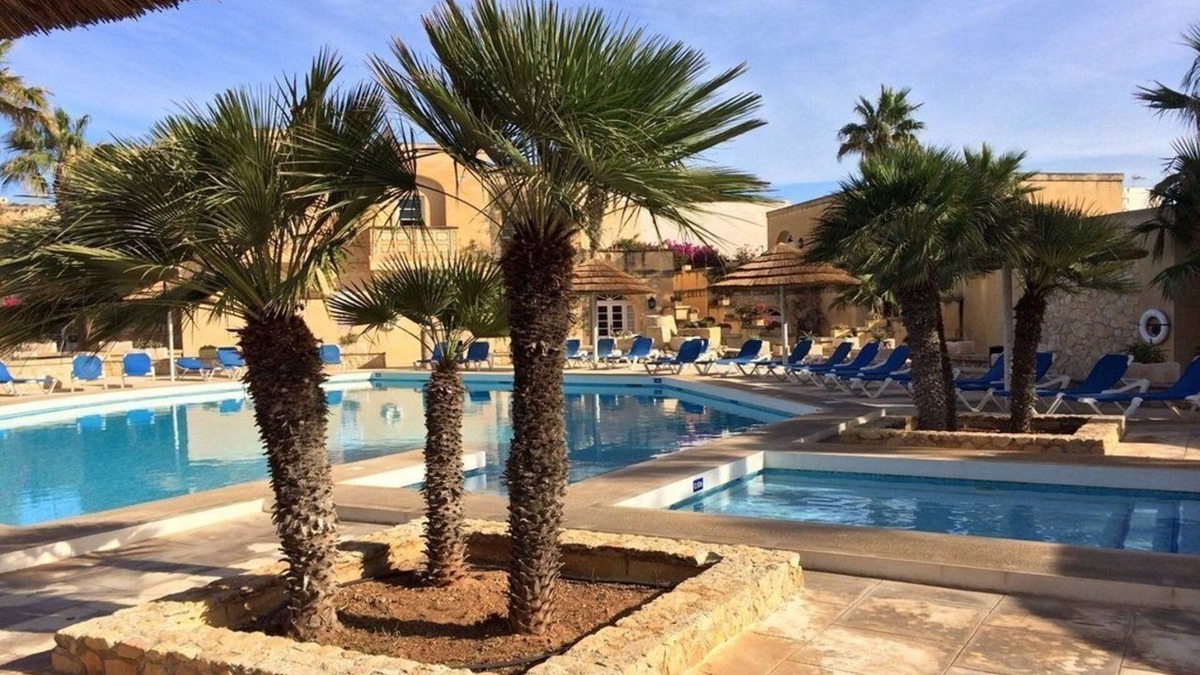 Ta' Għammar Hotel | Villagg Tal Fanal