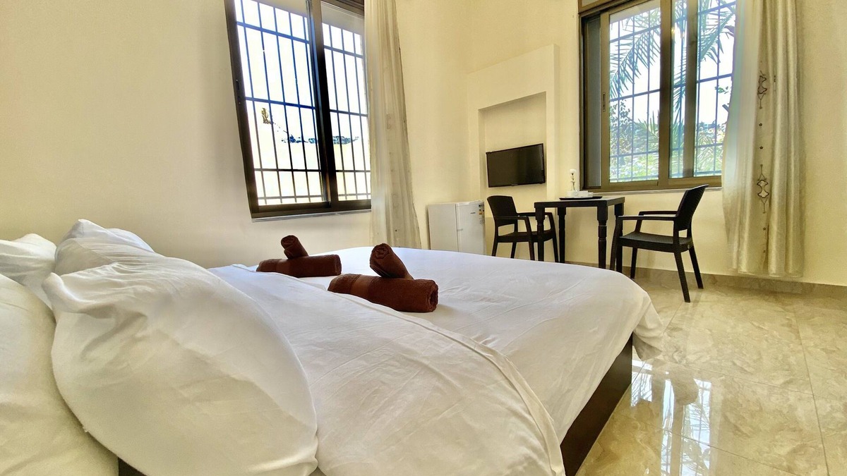 Amman Apartment | VillaMira GuestHouse: Living in the Heart of the City Apt. 3/Rainbow St.
