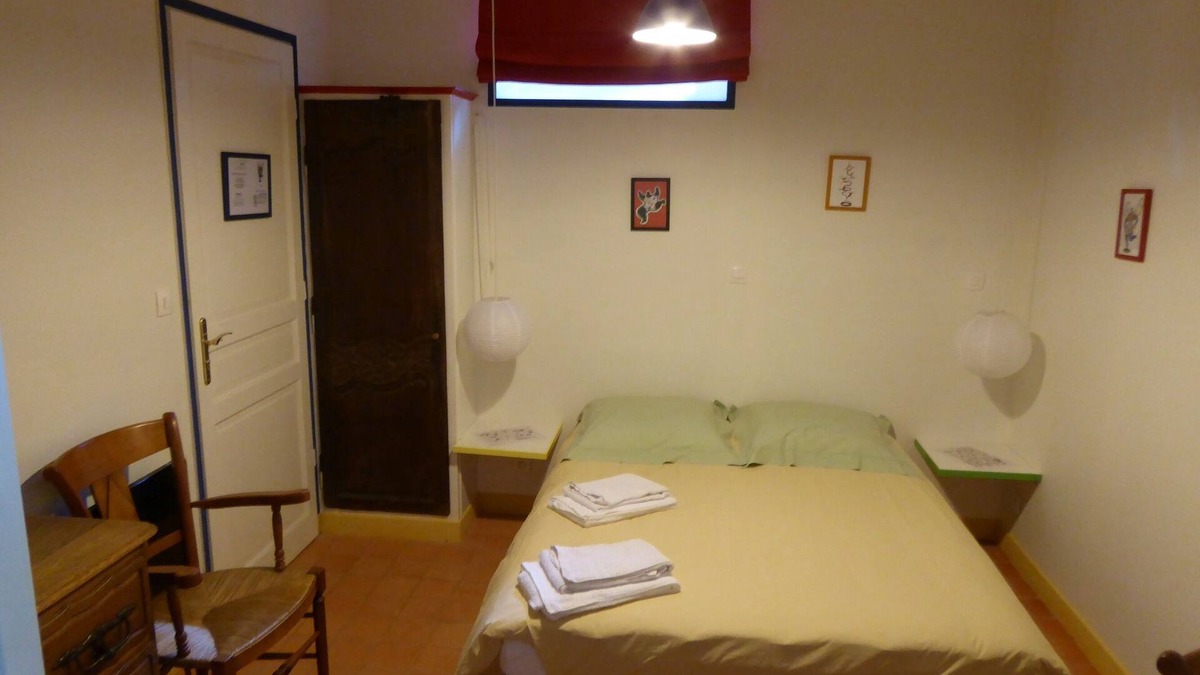 L'Ile-d'Elle House | Villanelle - Niki room, at the center of your desires