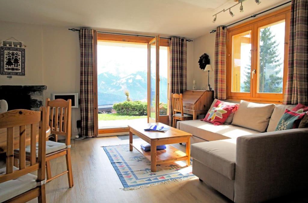 Chesieres Apartment | Villars sur Ollon garden and panoramic view