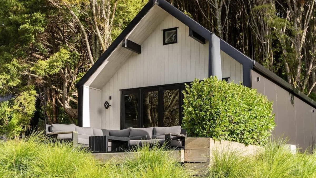 Mangawhai Villa | Villas 3–5: Family Retreat – 3 Villas Near the Beach, Sleeps 10+