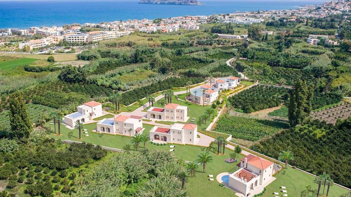 Platanias Town House | Villas Platanias - 4 bedroom villa with a heated pool