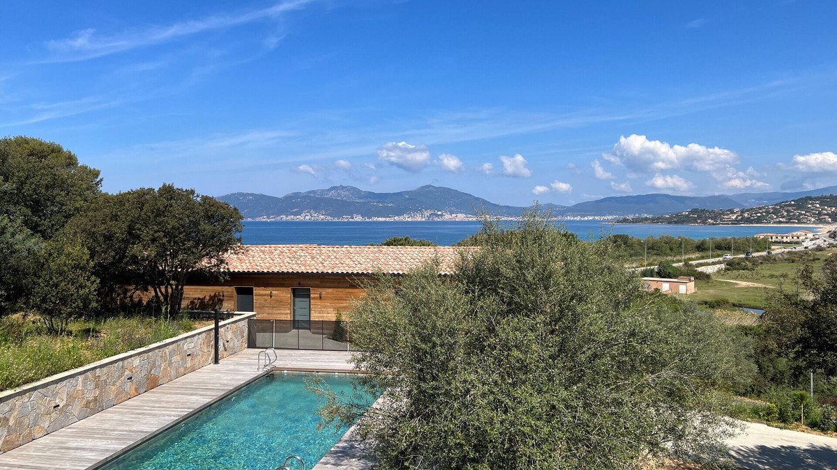 Pietrosella Villa | Villas vue mer 50 m de la mer Neuves et Luxueuses