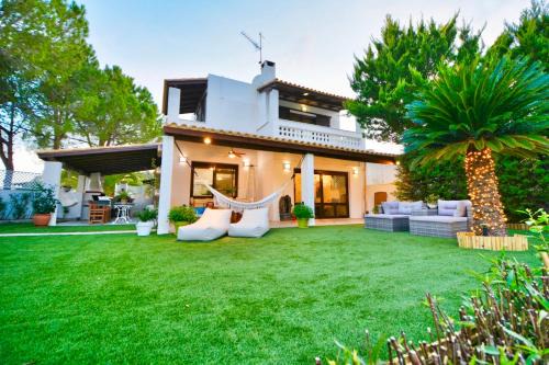 Plepi Villa | Villasonboard Dock Villa 3 Bed, 3 Bath, Canal, Greek Venice Porto Hydra