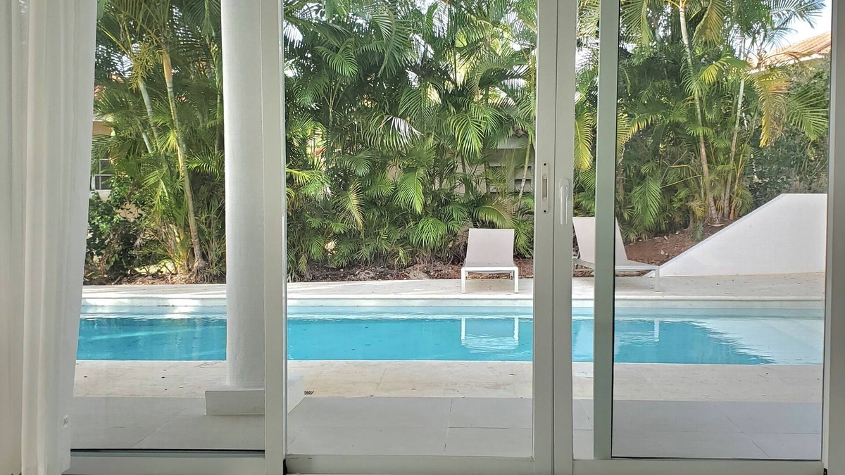 Urbanizacion Tavarez Villa | VillaTracey! Modern Sosua 4BR/4BA OcnView Pool Jacuzzi Maid Walk to Town & Beach