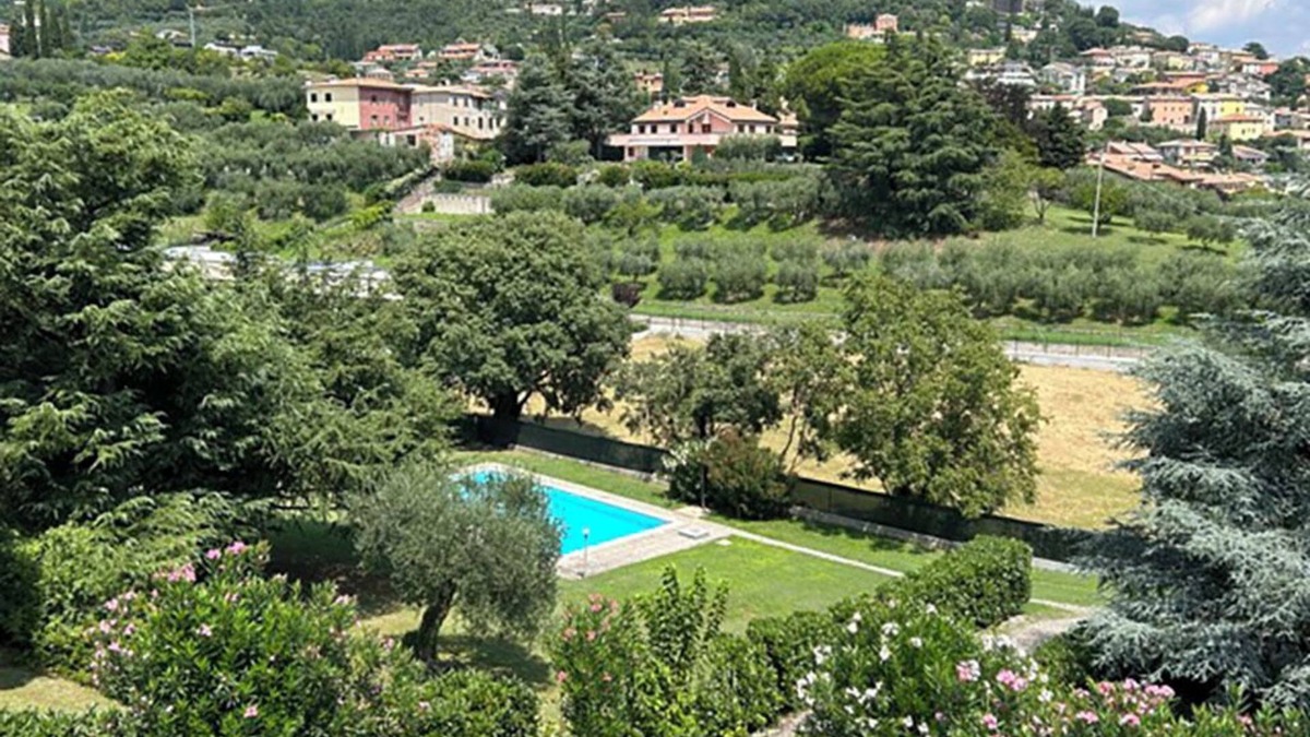 Cavaion Veronese House | Villetta Cavaion, in the middle of olive groves & vineyards overlooking the lake