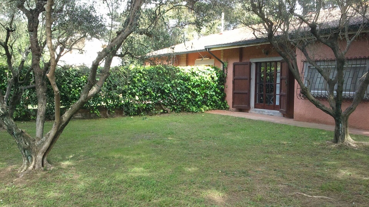 Giannella House | Villetta in the green near beach Renovated villa with garden 350 square meters quiet comfortable in the green of nature 200 meters from the beach of Giannella.