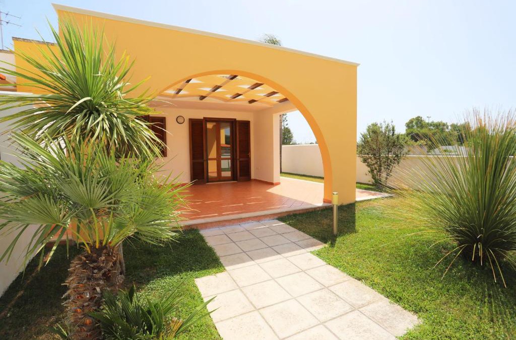 Torre Saracena Villa | Villetta Mirtillo by TerraSalento