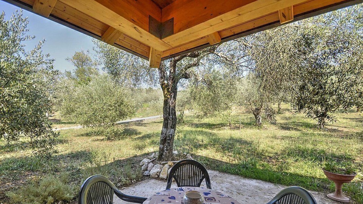 Sessa Aurunca House | Villino Aracea A, fully refundable with voucher*: A graceful cottage surrounded by vineyards and olive groves, with Free WI-FI.