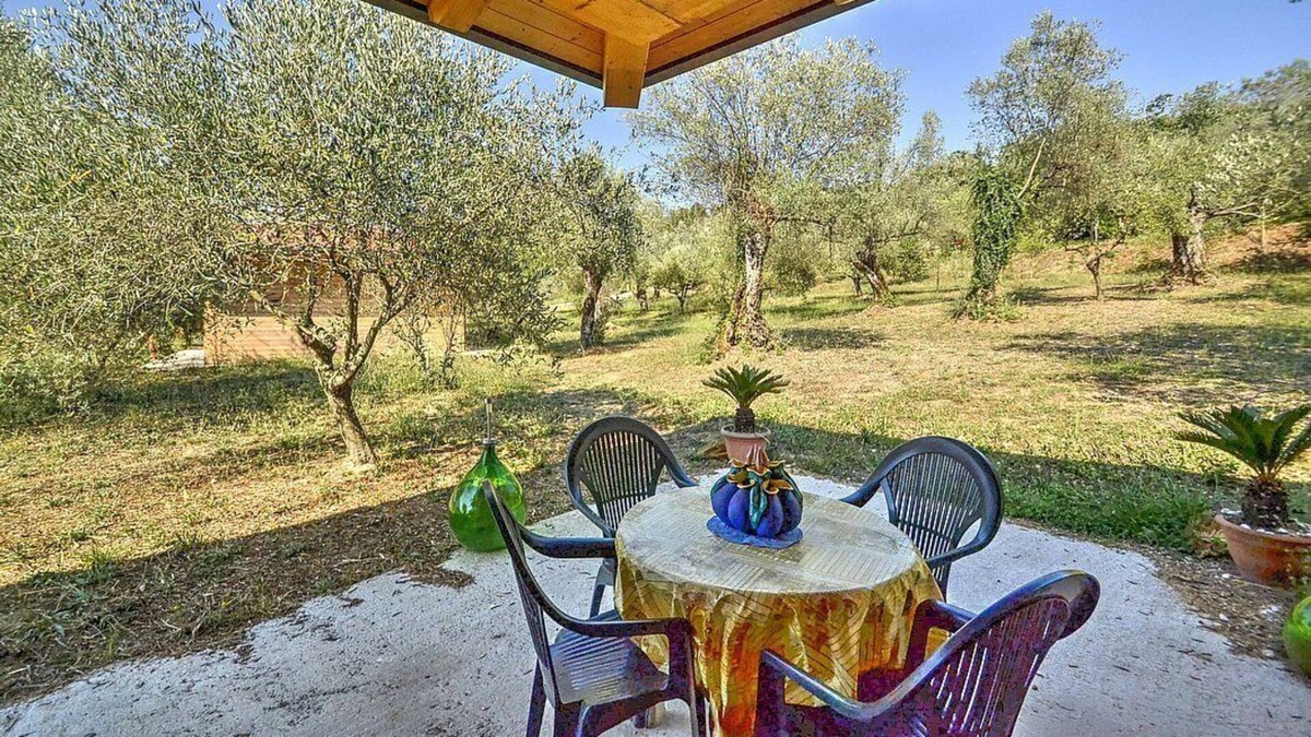 Sessa Aurunca House | Villino Aracea B, fully refundable with voucher*: A graceful cottage surrounded by vineyards and olive groves, with Free WI-FI.