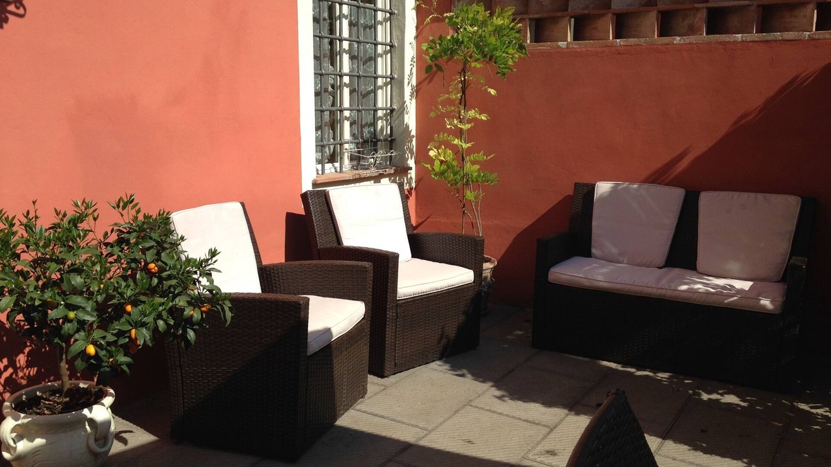 Lucca Historical Center House | Villino Franca in town, A/C, private garden, parking/WiFi-freefor COMICS 2025