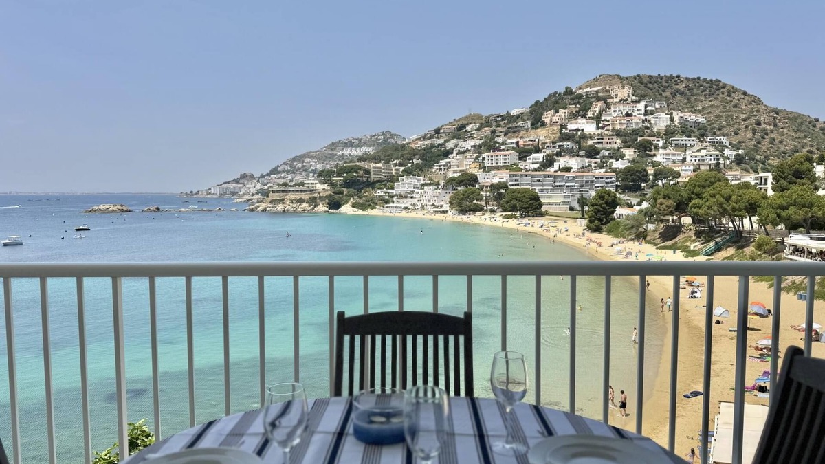 Almadraba-Canyelles Apartment | VIN. Apartment with wonderful sea views