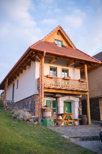 Skalica House | Vinařská búda nad golfem