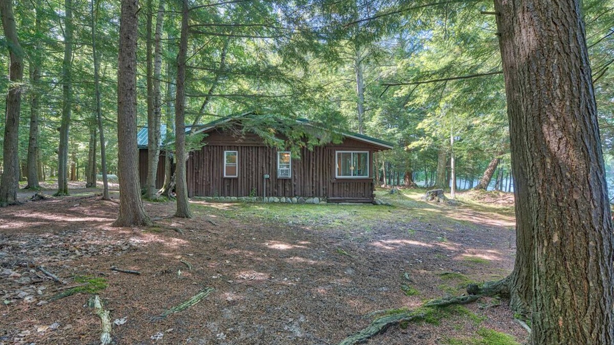 Levering Cabin | Vincent Lake Cabin #3
