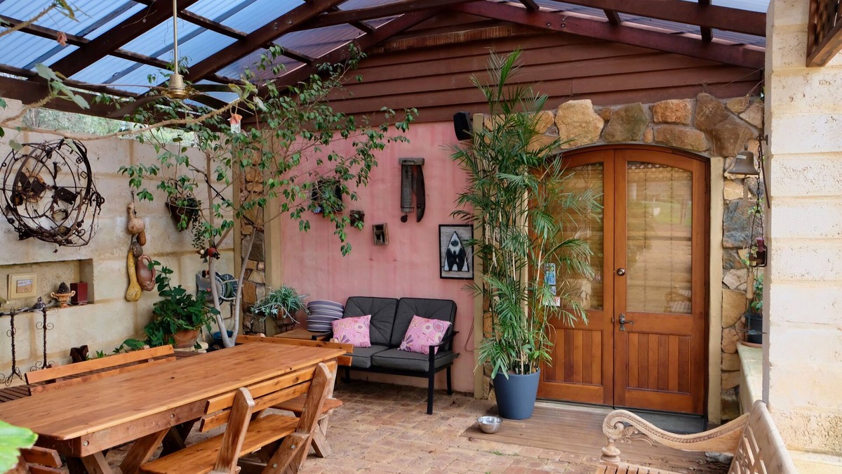 Henty Apartment | Vineyard Accomodation - Self Catering