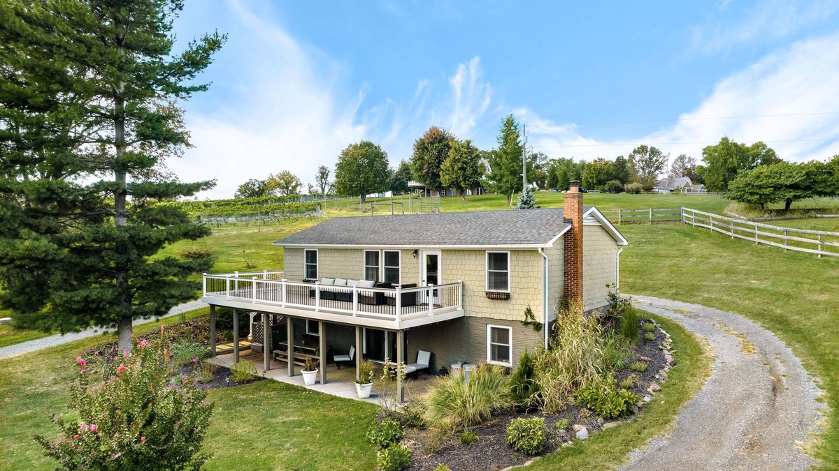 Blue Ridge Cottage | Vineyard Cottage at Tranquility Farm