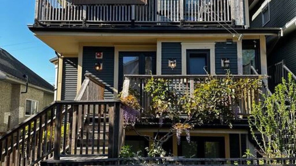 Grandview-Woodland Condo | Vineyard Vibes in the City, Trendy, Commercial Drive