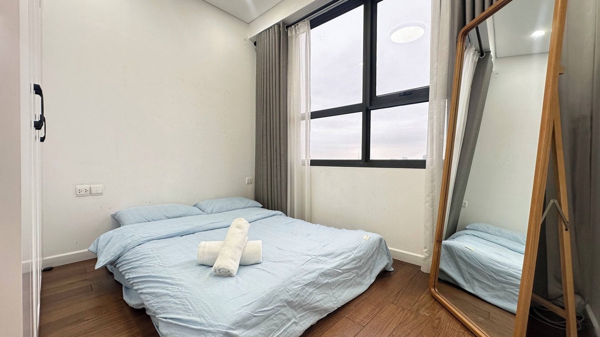 Trung Hoa Nhan Chinh Apartment | Vinhomes D’Capitale | 2BR with Full Amenities & City Access