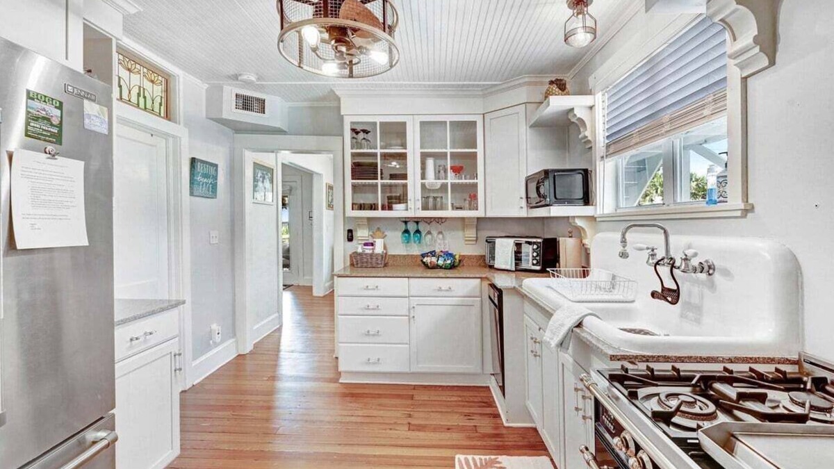 Horton Shores House | Vintage Beach House - Walk to Beach & Flagler Ave