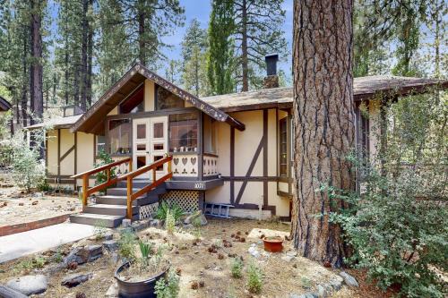 Woodlands House | Vintage Chalet