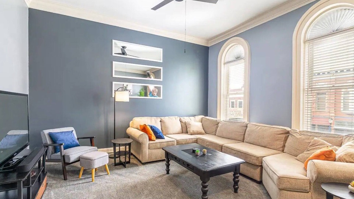 Three Rivers Apartment | Vintage Charm Apartment King Bed MITHNO55-5
