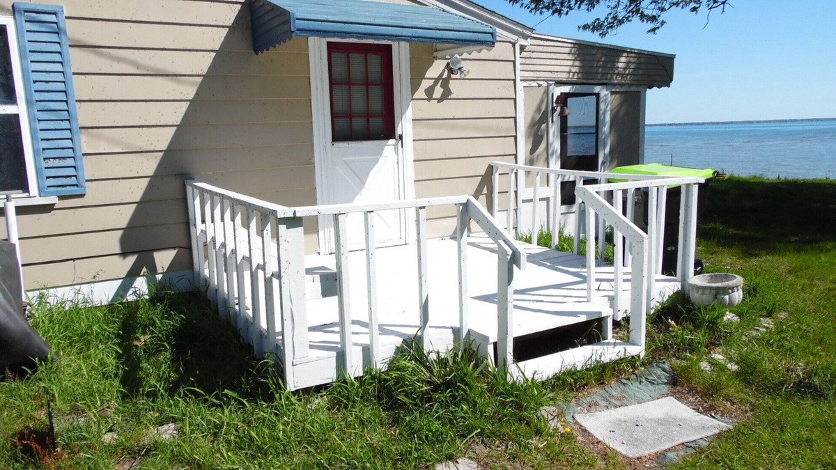 Au Gres Cabin | Vintage cottage on Lake Huron in Quaint Town of Au Gres Michigan