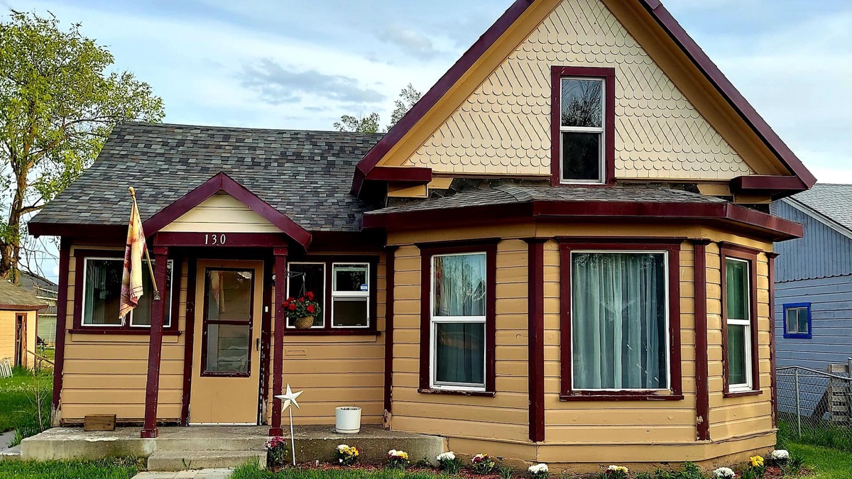 St. Anthony House | Vintage Cozy Family Home close to Yellowstone & Grand Teton National Parks, BYUI