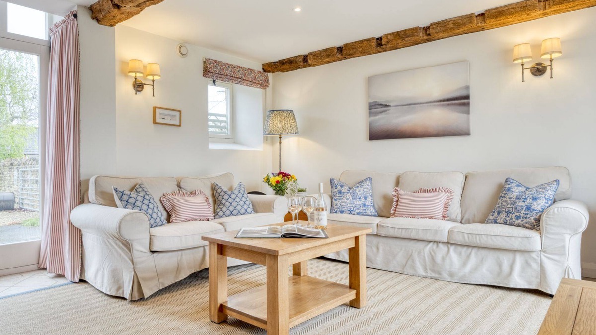 Shellingford Cottage | Vintage Family Barn Conversion near Faringdon - Punch Barn