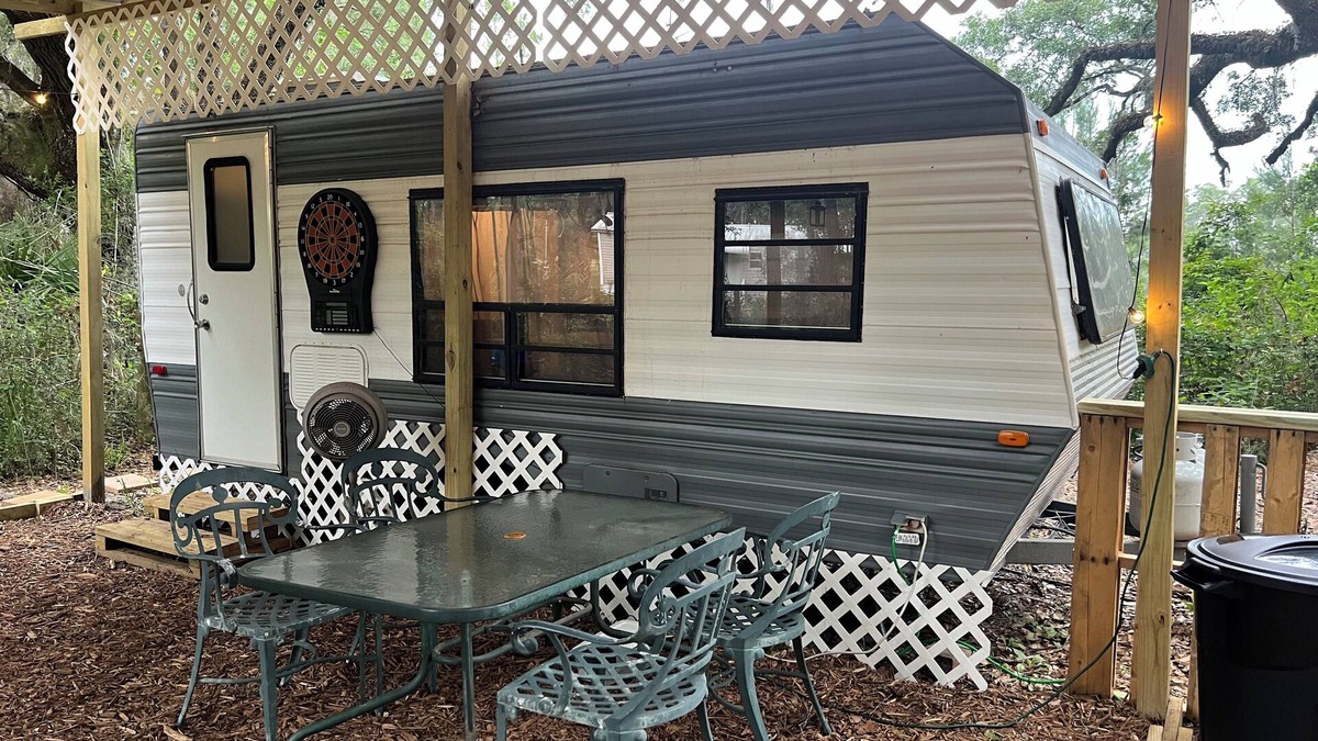 Old Town House | Vintage Farm Camper on Active Farm