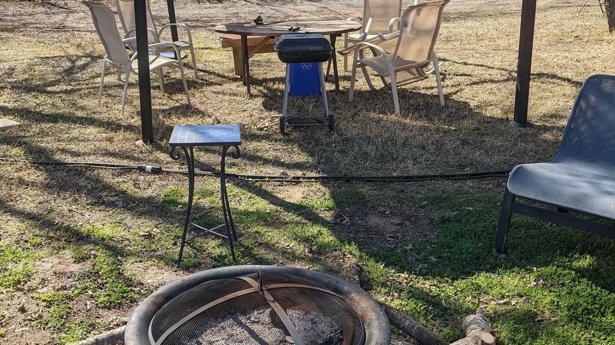Travis County House | Vintage Glamping close to Austin!