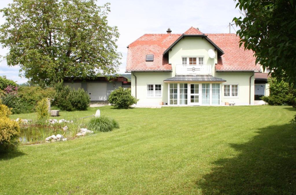 Ferlach House | Vintage Holiday Home in Ferlach with Barbecue