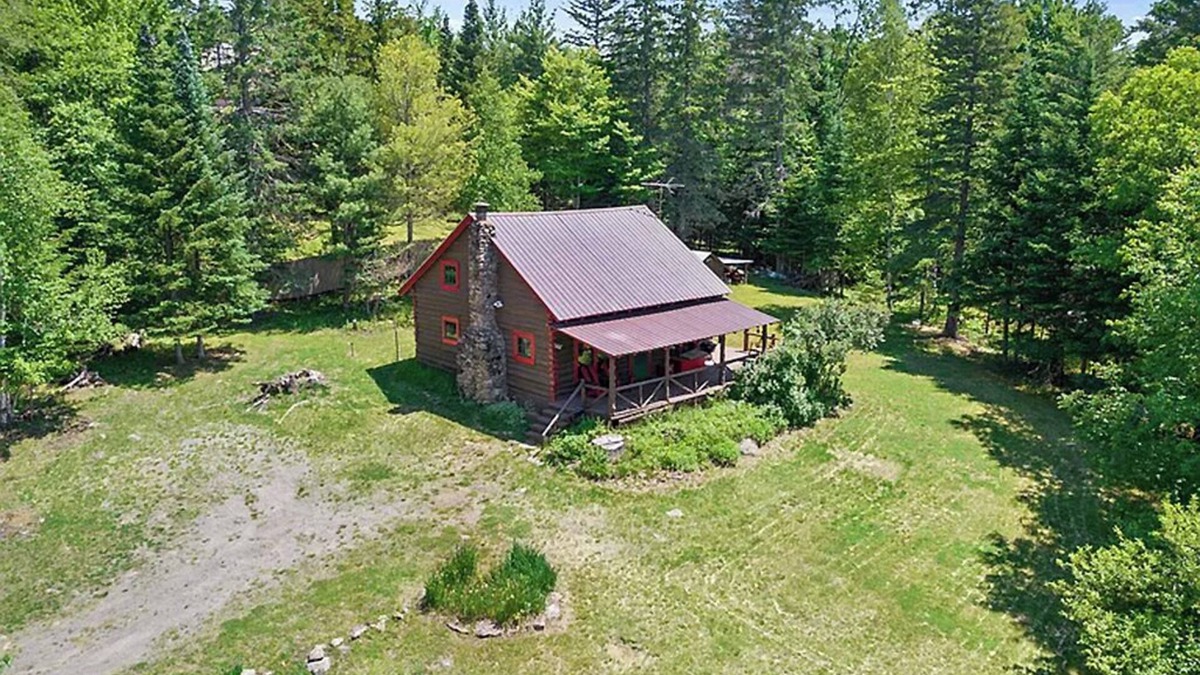 Indian Lake Cabin | Vintage Log Cabin in the Heart of the Adirondacks