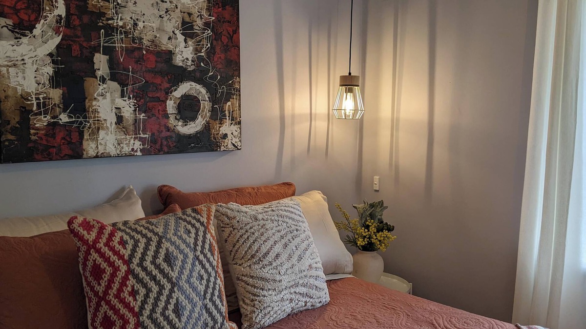 Olinda House | Vintage Olinda Cottage with a Touch of Modernity & Cafes Walking Distance